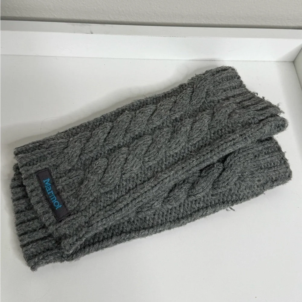 Marmot Knit Fingerless Gloves in Gray